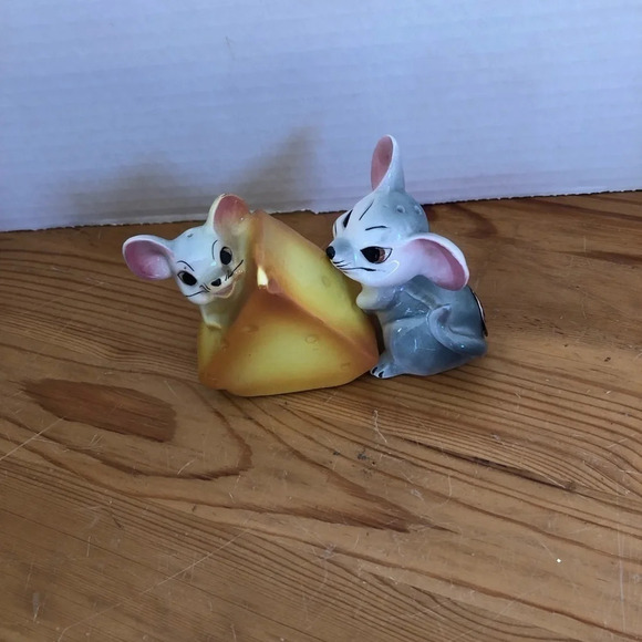 Vtg Anthropomorphic Mice Salt and  Pepper Shakers - Picture 3 of 9